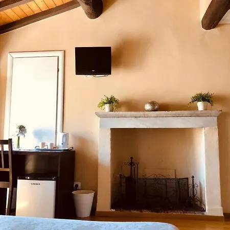 לינה וארוחת בוקר In Piazzetta סרזאנה