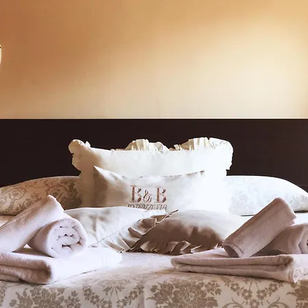 In Piazzetta לינה וארוחת בוקר סרזאנה