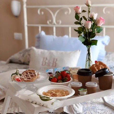 In Piazzetta לינה וארוחת בוקר סרזאנה