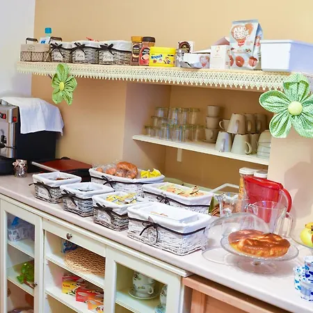 לינה וארוחת בוקר In Piazzetta סרזאנה