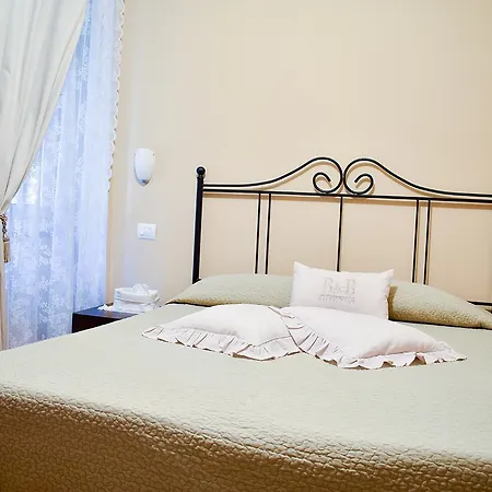 In Piazzetta לינה וארוחת בוקר 3*