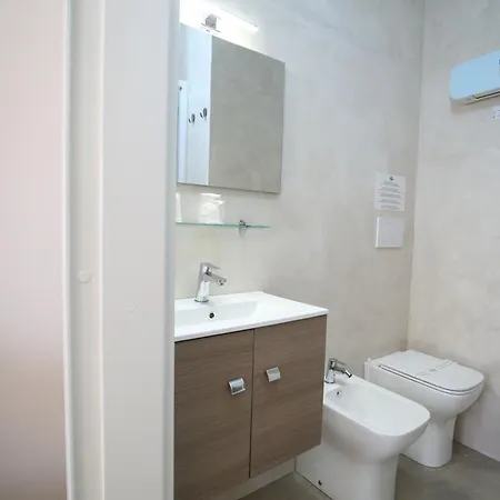 فندق مبيت وإفطار In Piazzetta سارزانا