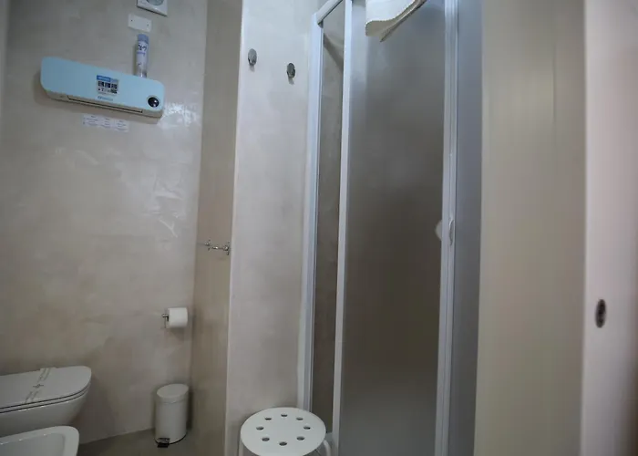 In Piazzetta Sarzana